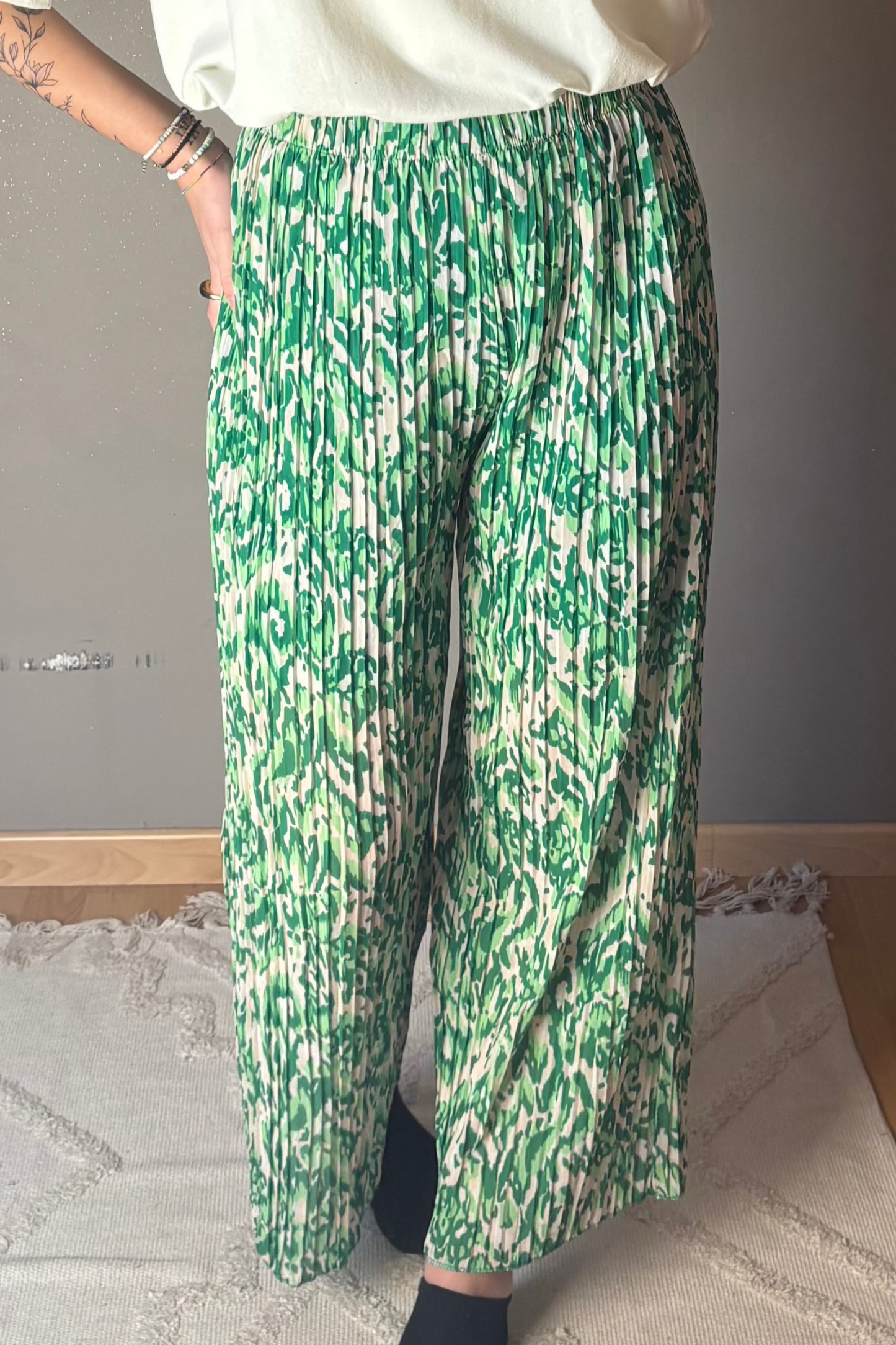 Alba green pleated pants