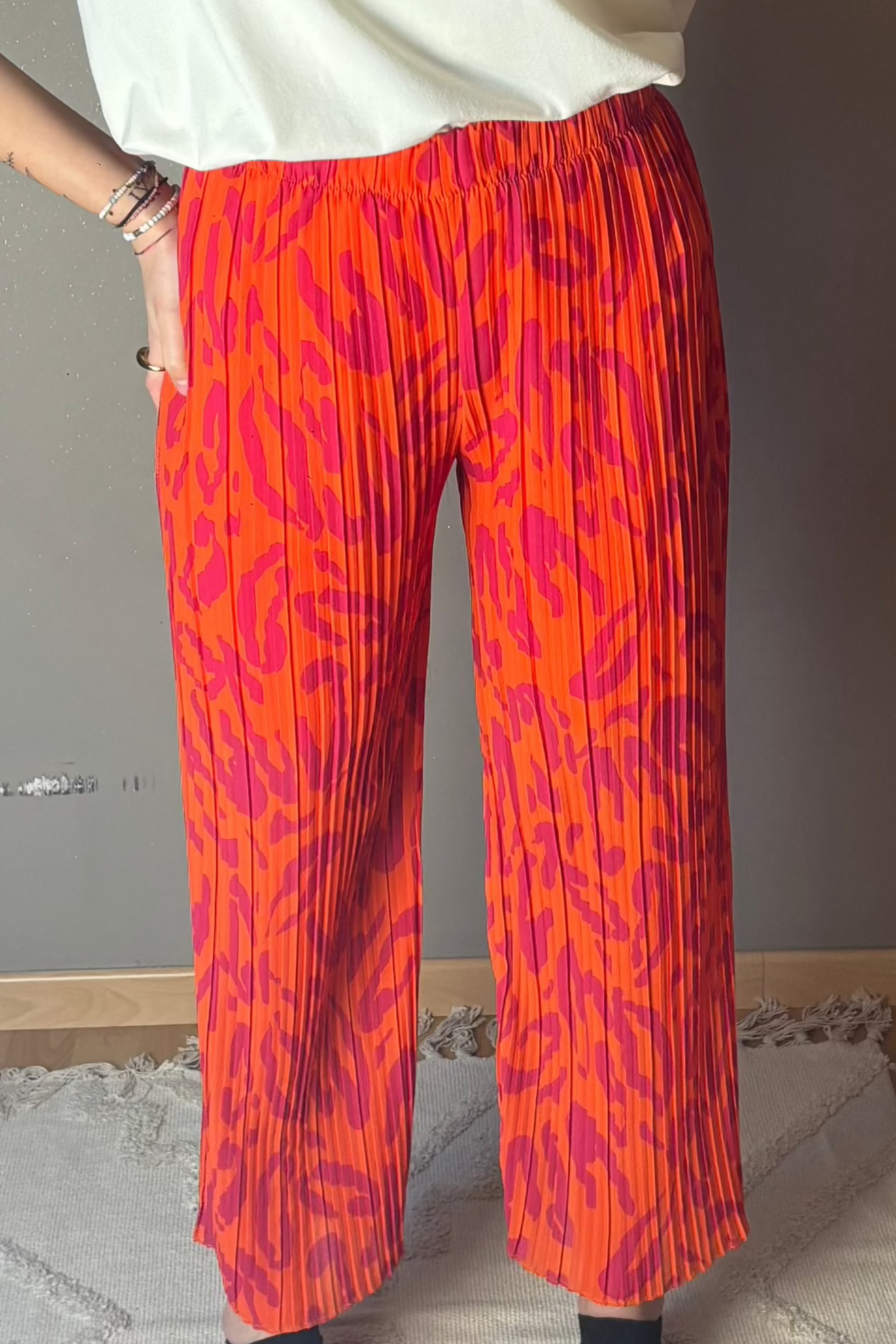 Alba Fuchsia pleated pants