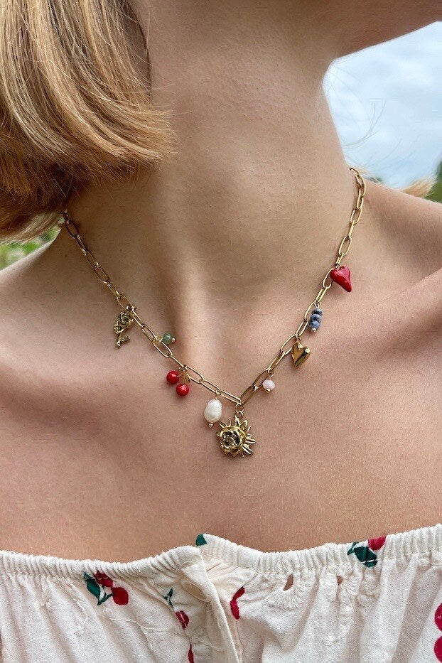 Collier cerise